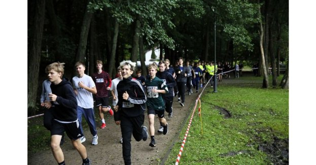 25 września w Parku Miejskim w Wejherowie odbył się 10. Memoriał Macieja Kanteckiego. Na starcie stanęli uczniowie wejherowskich szkół średnich, nauczyciele, absolwenci i pasjonaci ruchu.